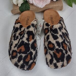 Mudd Animal Print Slippers with Black and Brown